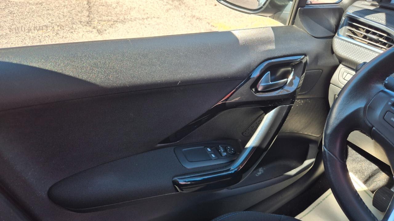 Peugeot 208 BlueHDi 5 porte Signature