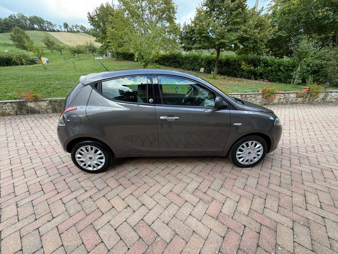 Lancia Ypsilon 1.2 69 CV 5 porte GPL Ecochic Gold