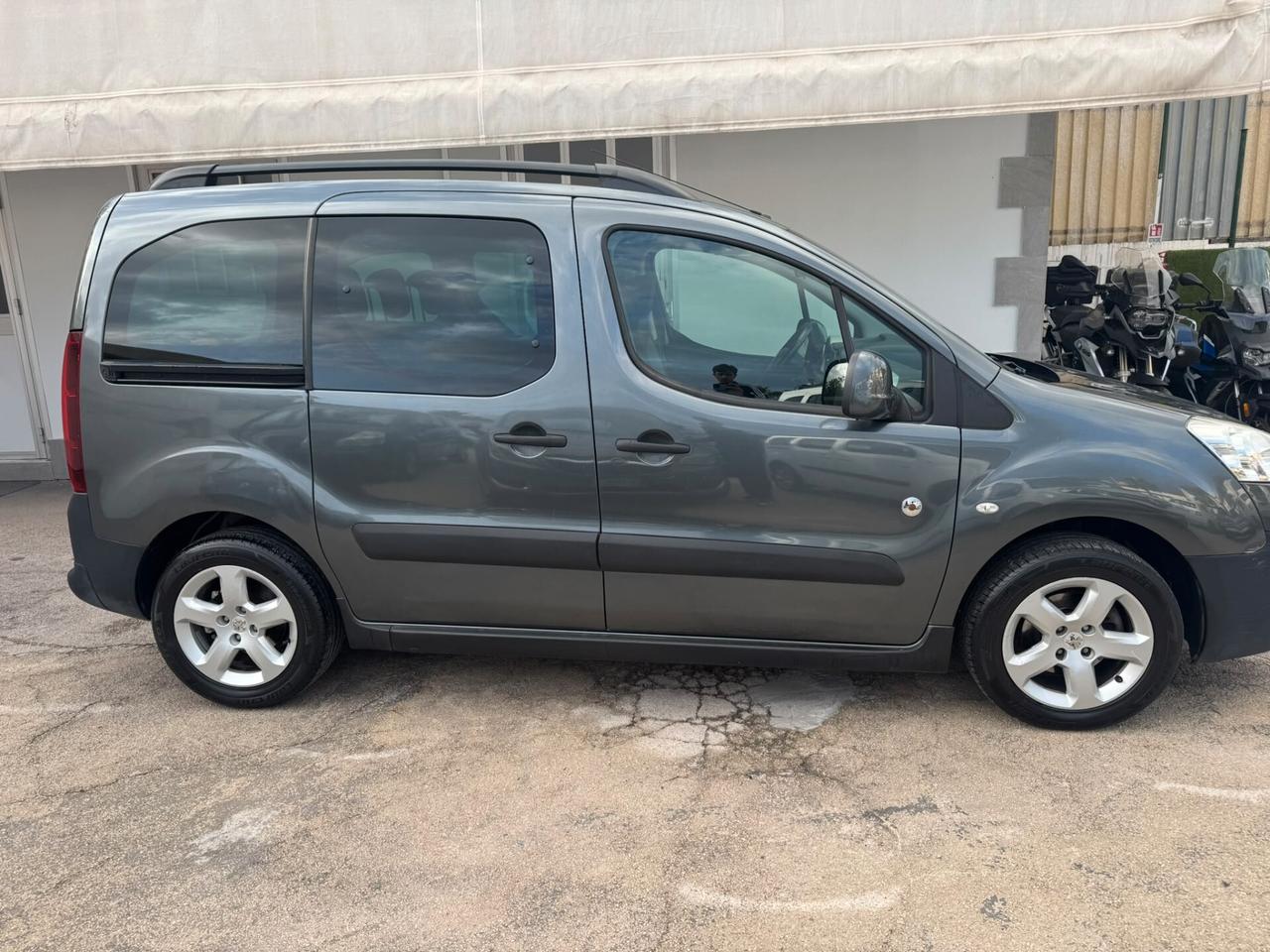 Peugeot Partner Tepee 1.6 HDi 92CV Outdoor