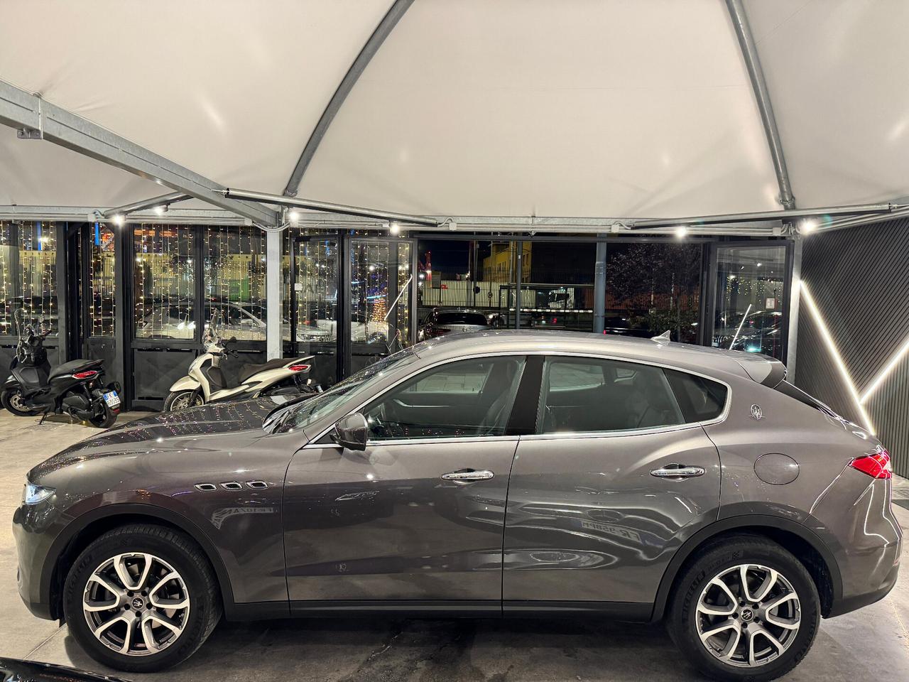 Maserati Levante 3.0 V6 250cv my19 2019