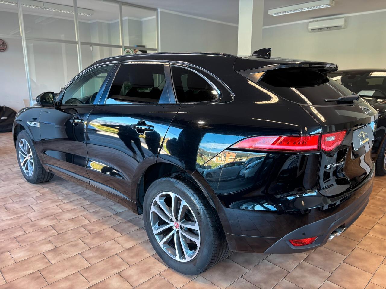 Jaguar F-Pace 2.0d i4 R-Sport 180cv *TAGLIANDI CERTIFICATI *