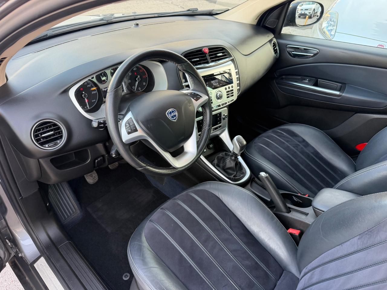 Lancia Delta 1.6 MJT 120 cv 2012 90.000 km