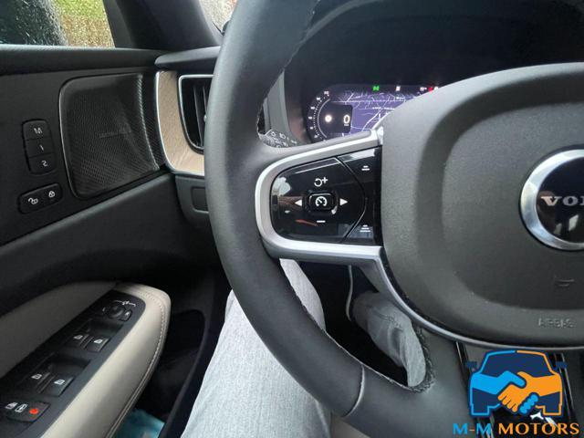 VOLVO XC60 T6 Plug-in hybrid AWD pari al nuovo