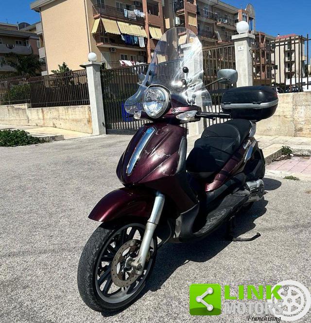 PIAGGIO Beverly 500 .