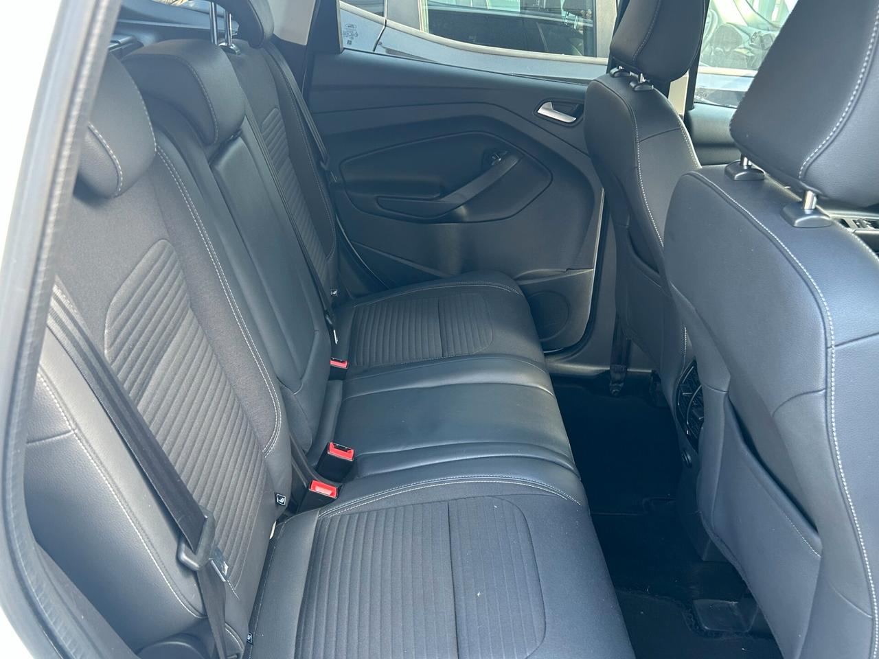 Ford Kuga 1.5 TDCI 120 CV S&S 2WD Powershift Edition