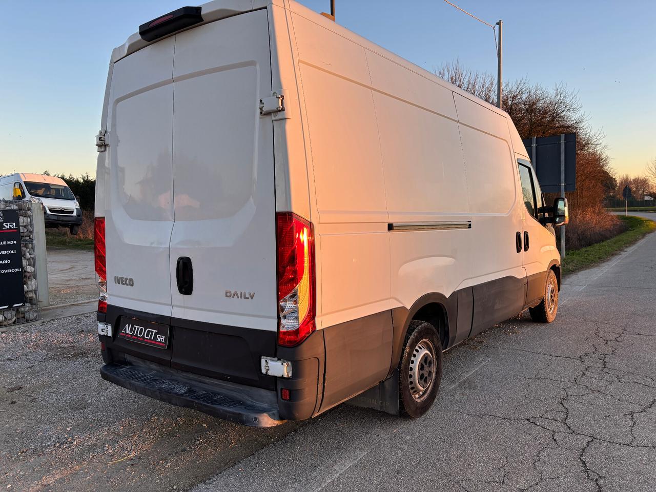 Iveco Daily 35S16 2.3 HPT PM Cabinato