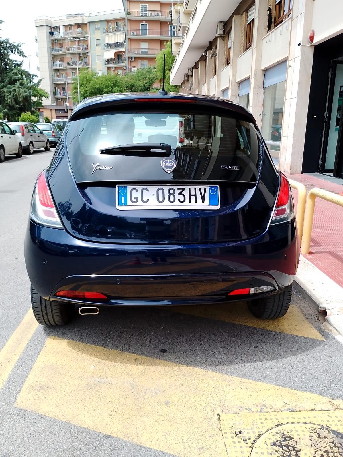 Lancia Ypsilon