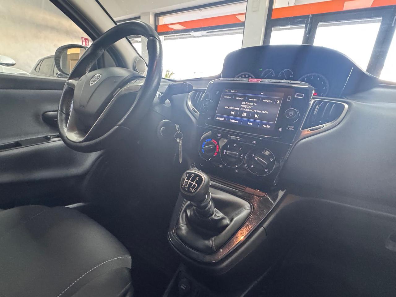 Lancia Ypsilon gold firefly MHEV #7845