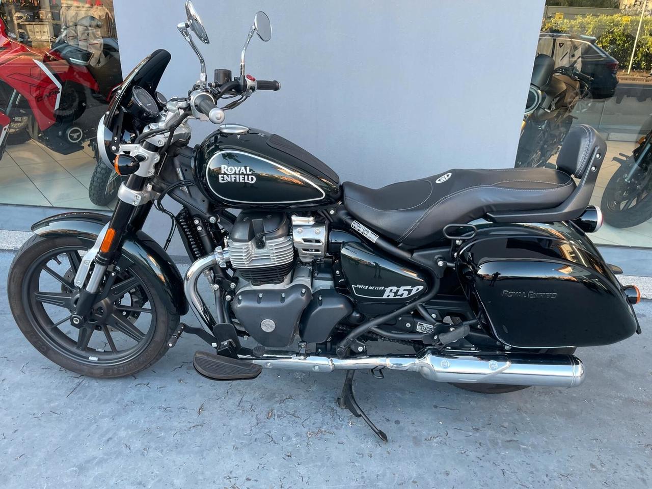 Royal Enfield Super Meteor 650 - 2023