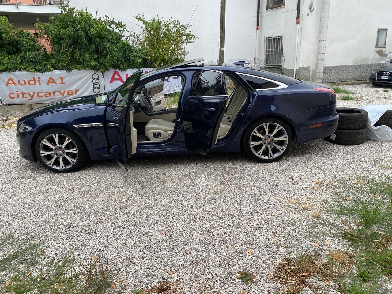 Jaguar XJ 3.0D V6 300 CV Premium Luxury