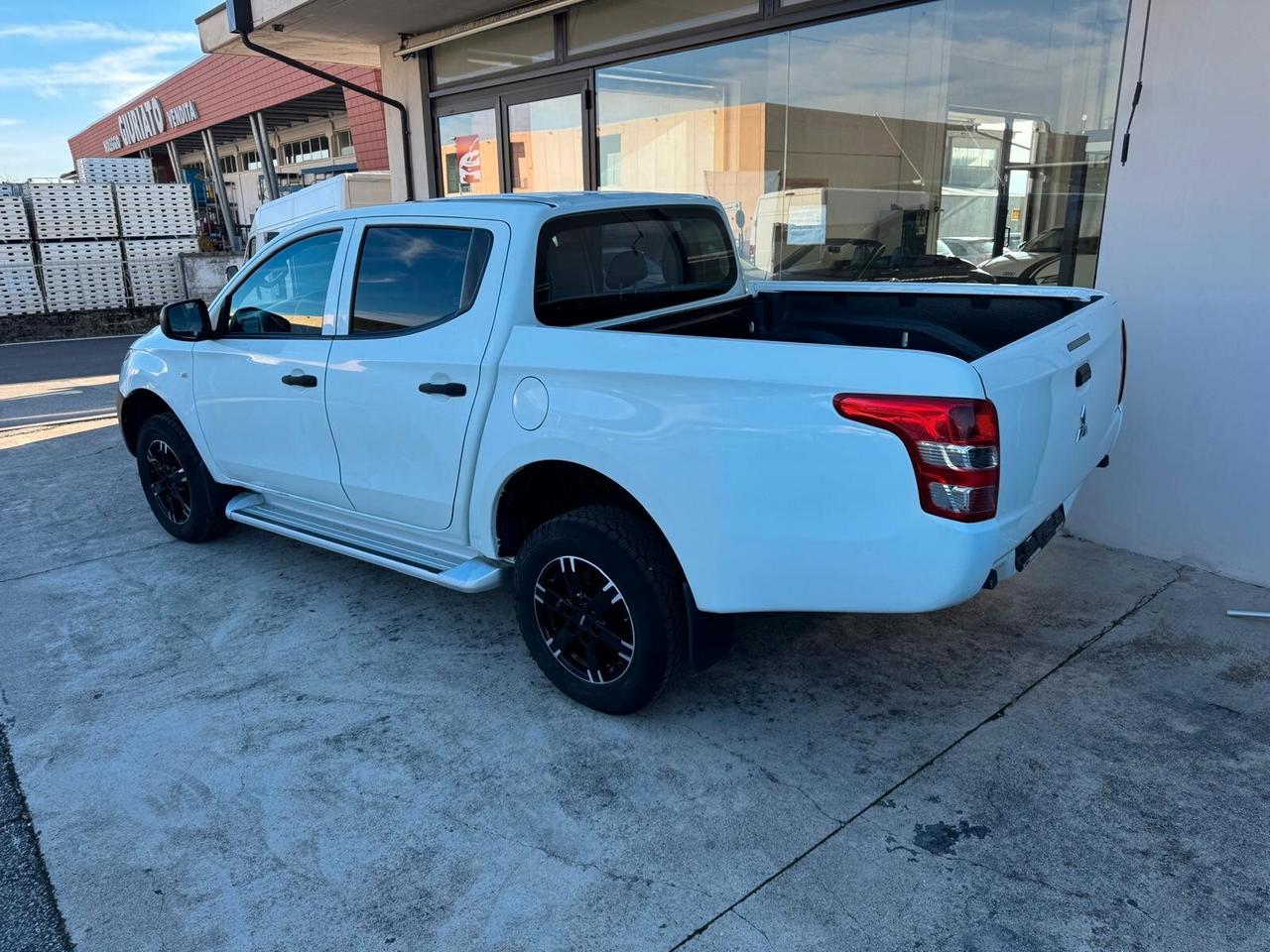 Mitsubishi L200 2.4 DI-D/154CV Double Cab Intense