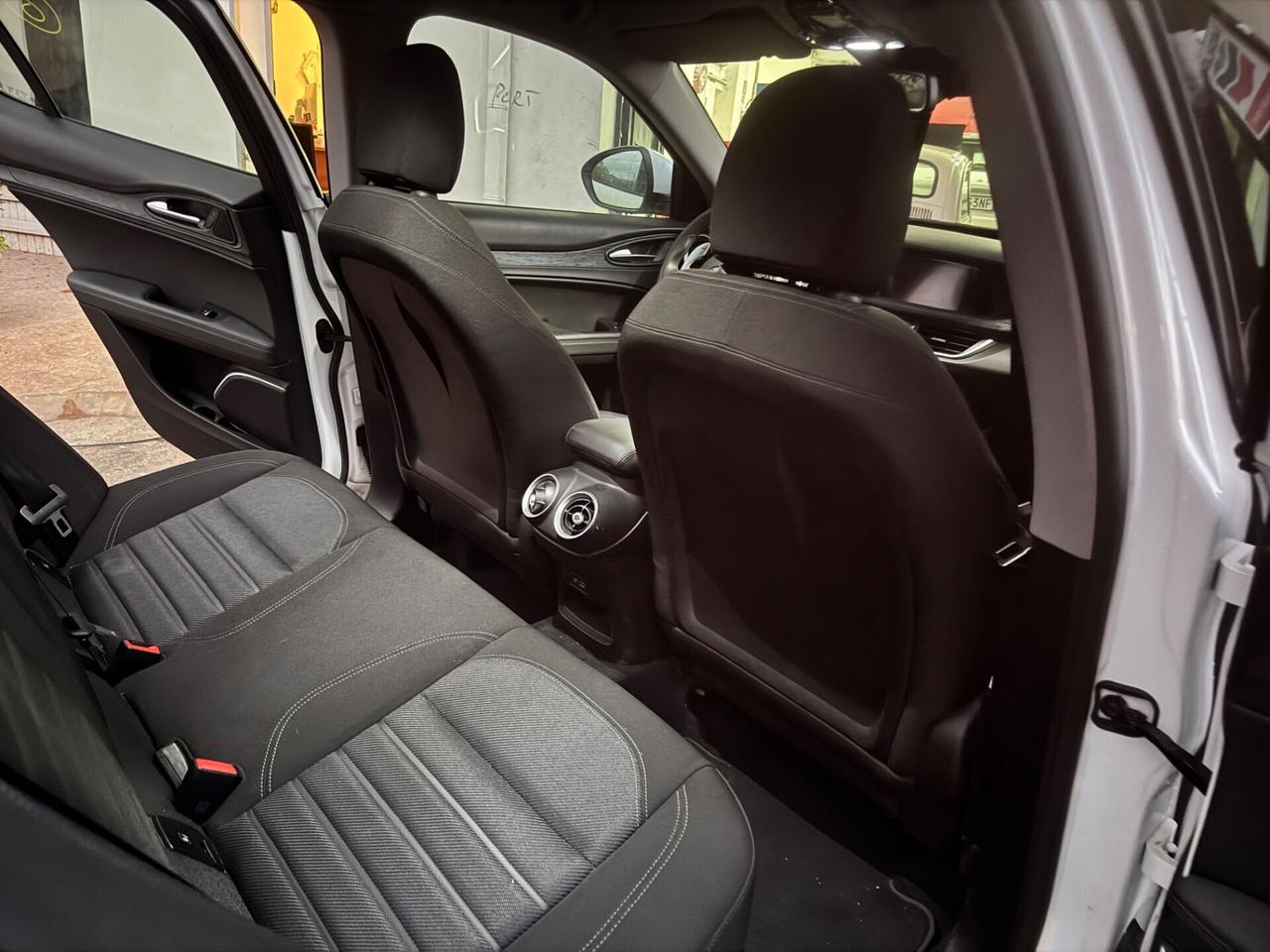 Alfa Romeo Stelvio 2.2 Turbodiesel 190 CV AT8 RWD Business