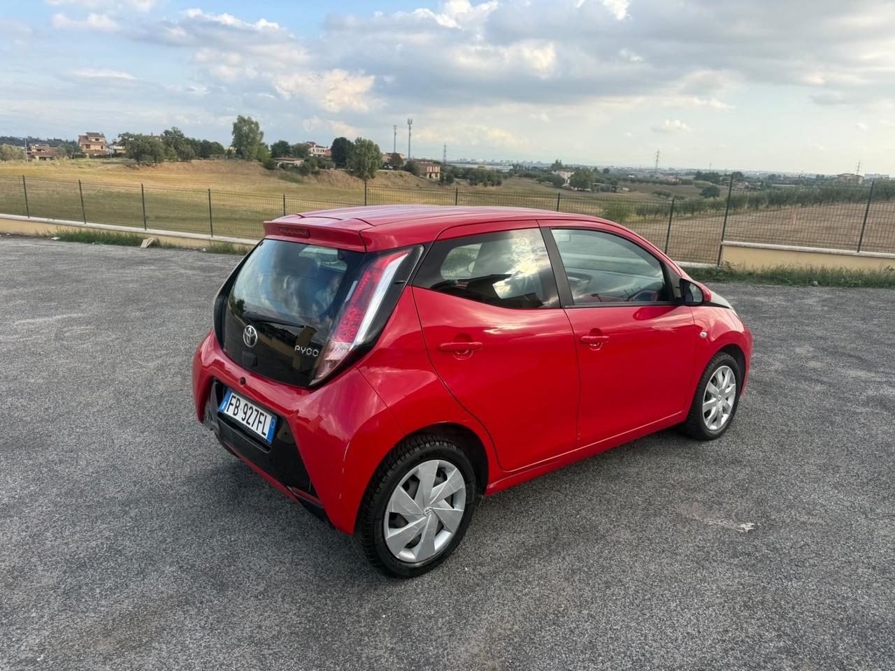 Toyota Aygo 1.0 VVT-i 69 CV 5 porte x-business