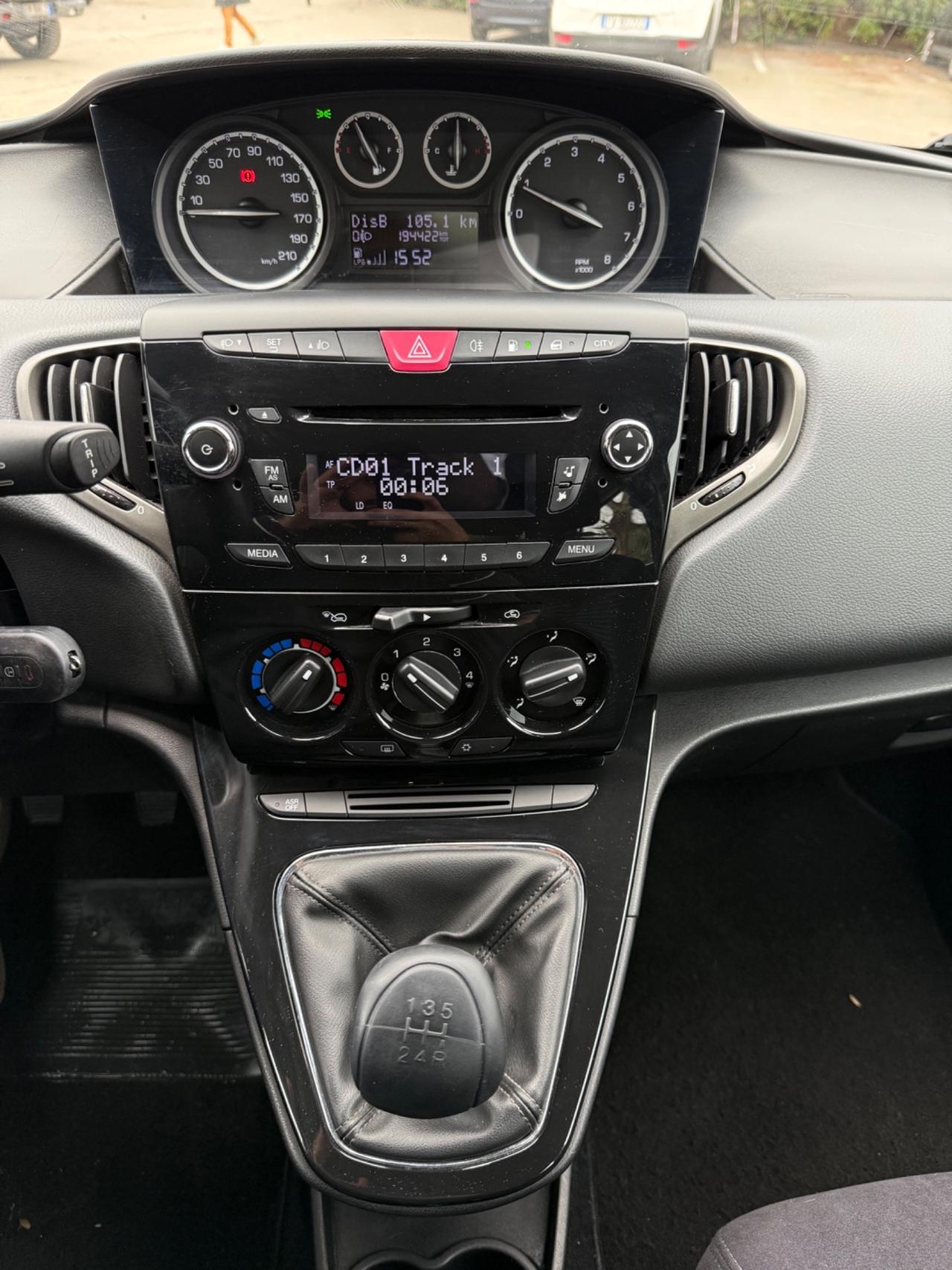 Lancia Ypsilon 1.2 69 CV 5 porte GPL Ecochic Gold