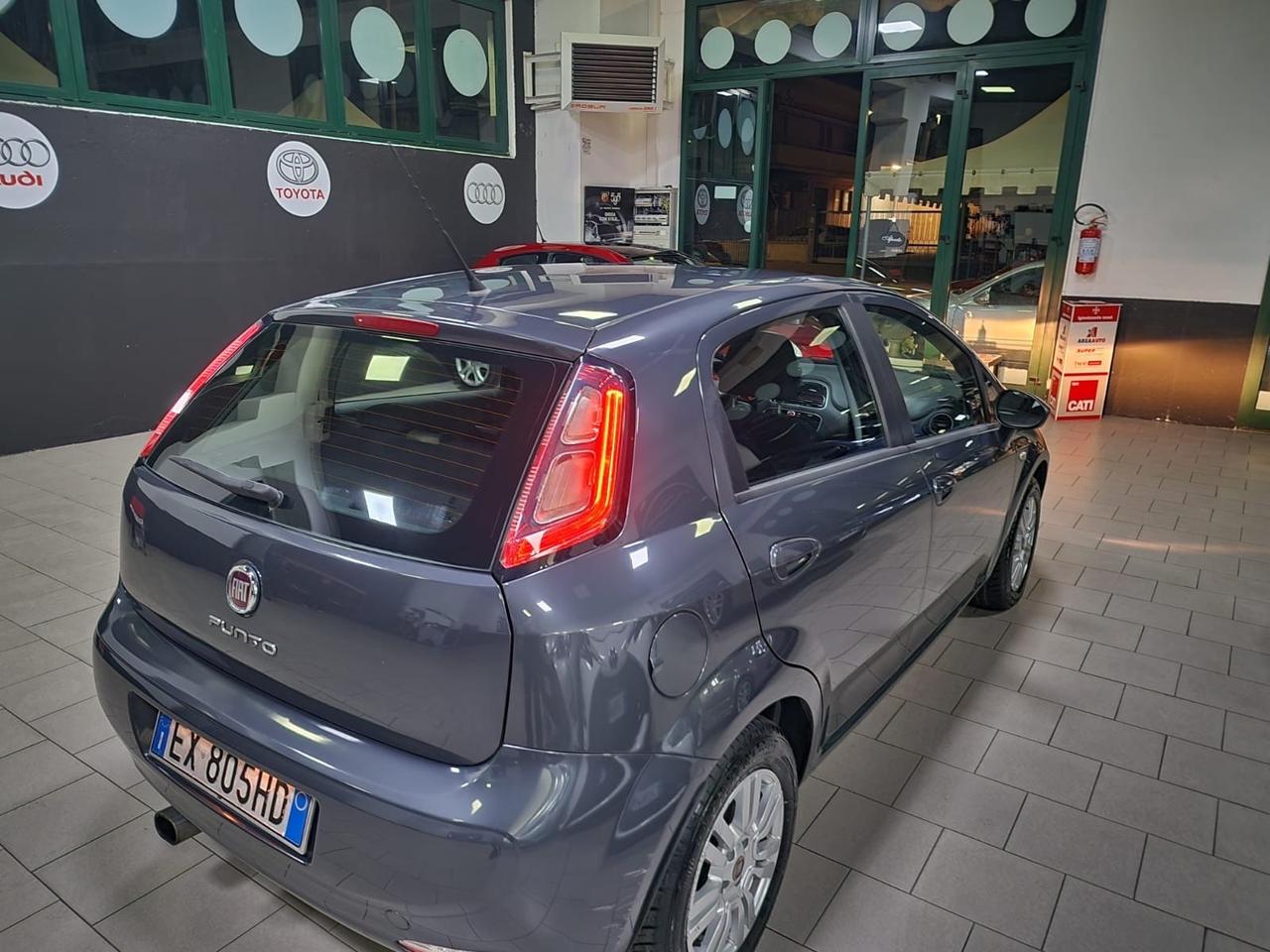 Fiat Punto 1.3 MJT II 75 CV 5 porte Lounge OK NEOPATENTATI