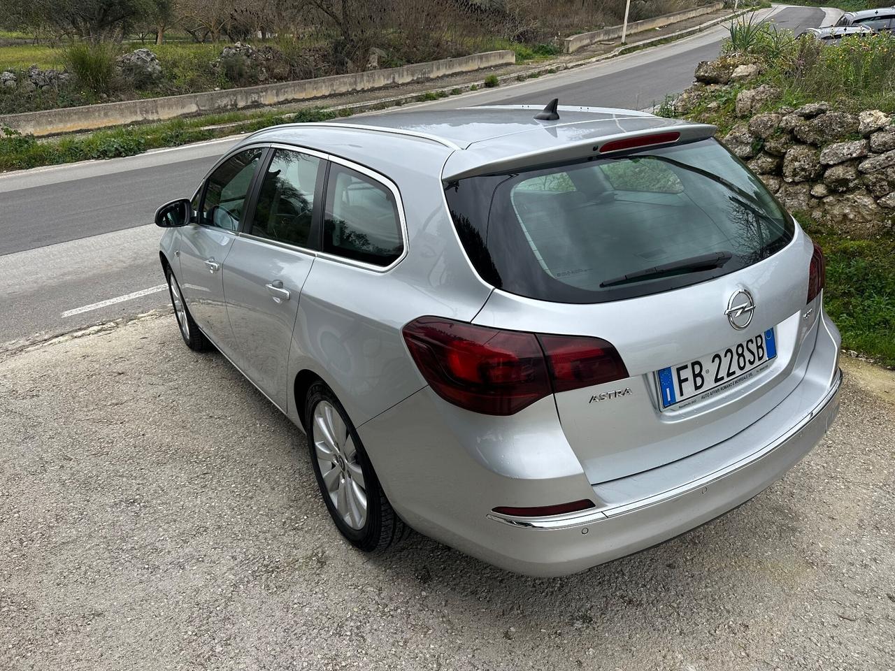 Opel Astra 1.6 CDTI 110 cavalli S&S Sports Tourer Cosmo