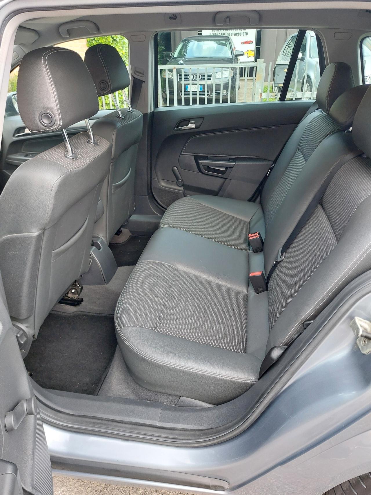 Opel Astra 1.6 benzina Cosmo neopatentati anno 2008