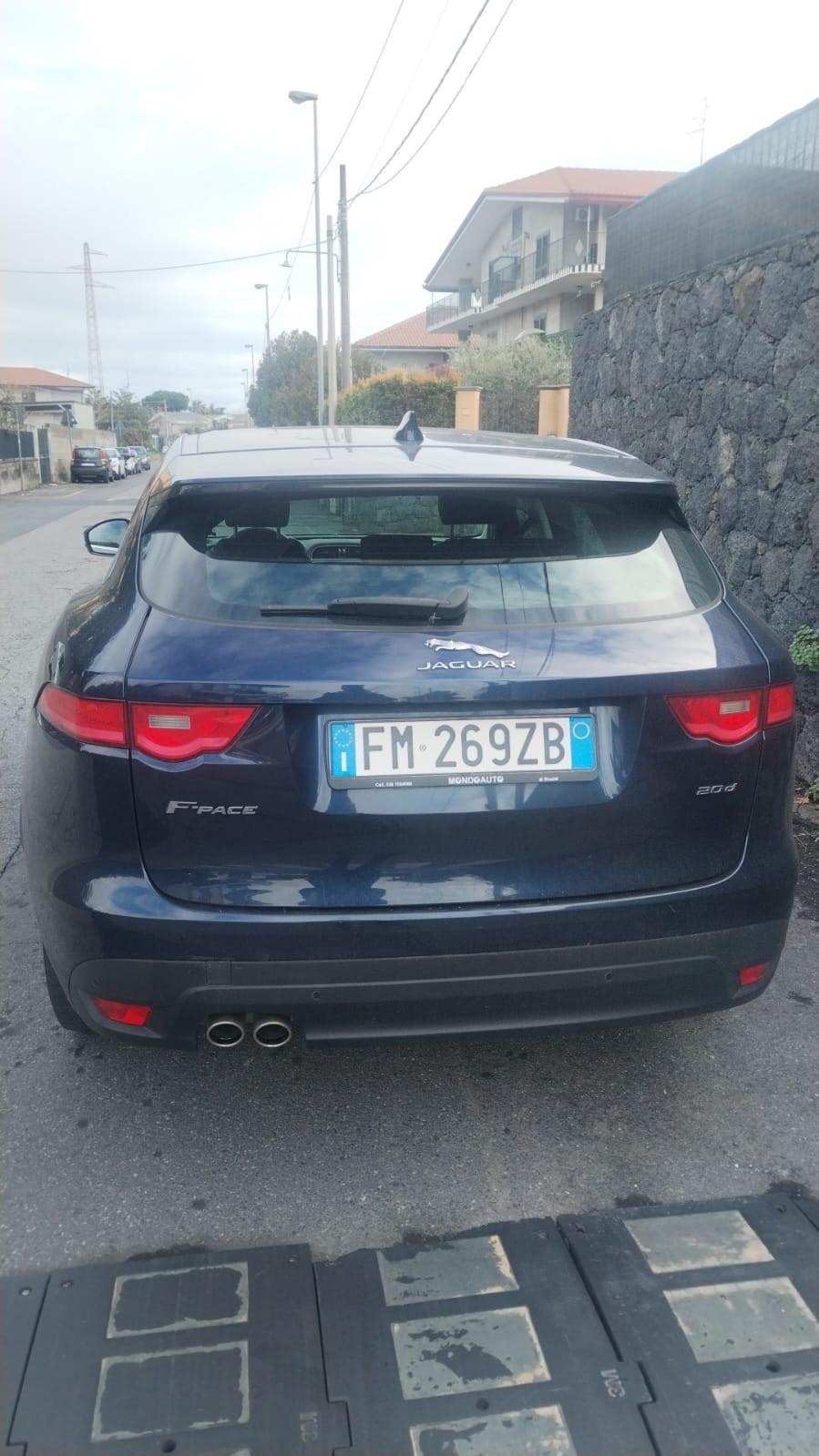 Jaguar F-Pace 2.0 D 180 CV Portfolio