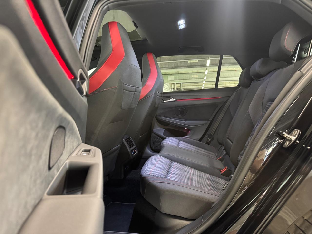 Volkswagen Golf GTI 2.0 TSI DSG PANO/DCC/MATRIX