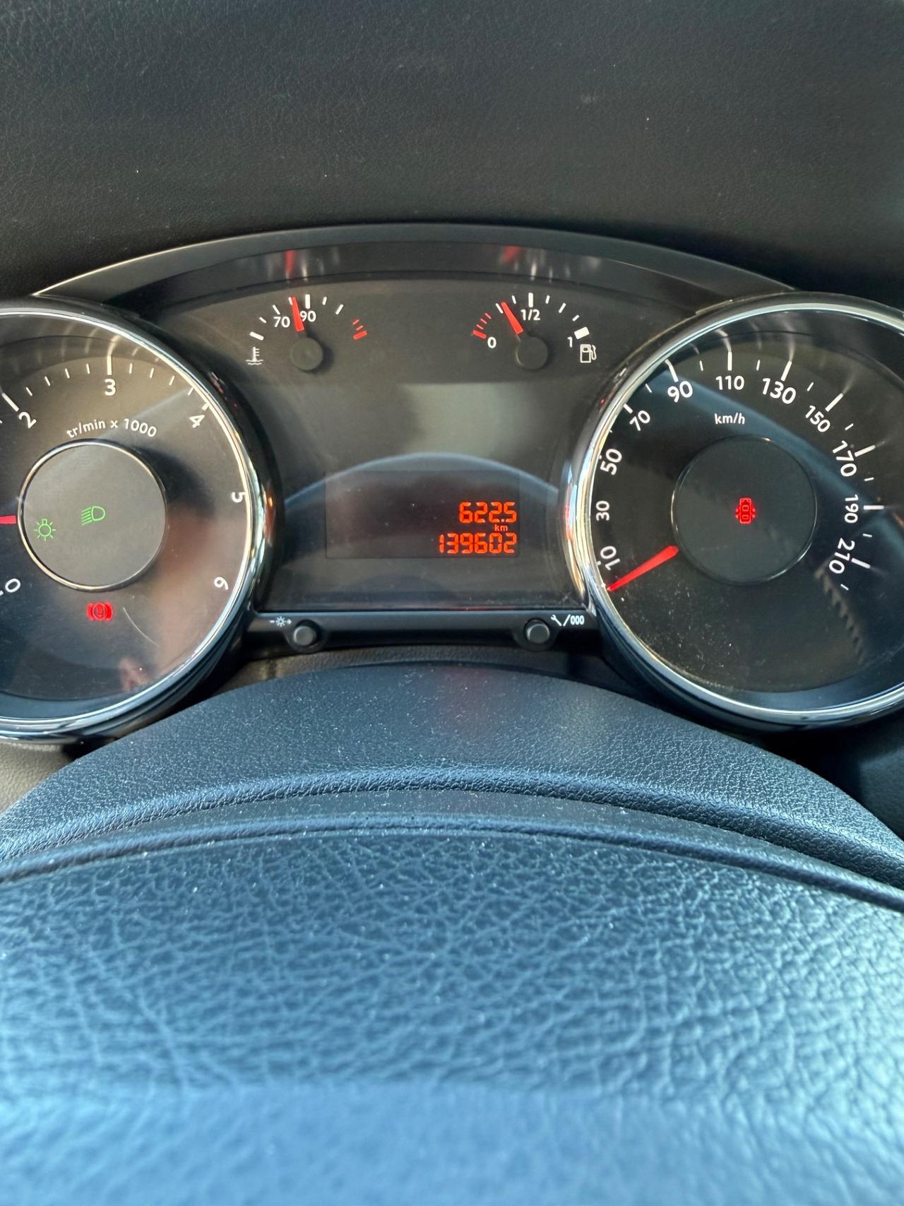 Peugeot 5008 1.6 HDi 115CV Allure