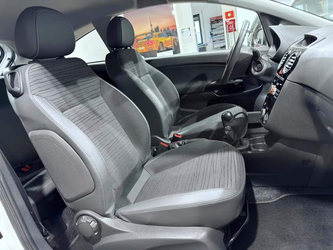 OPEL CORSA 1.2 86cv 110.000km 2014 NEOPATENTATI