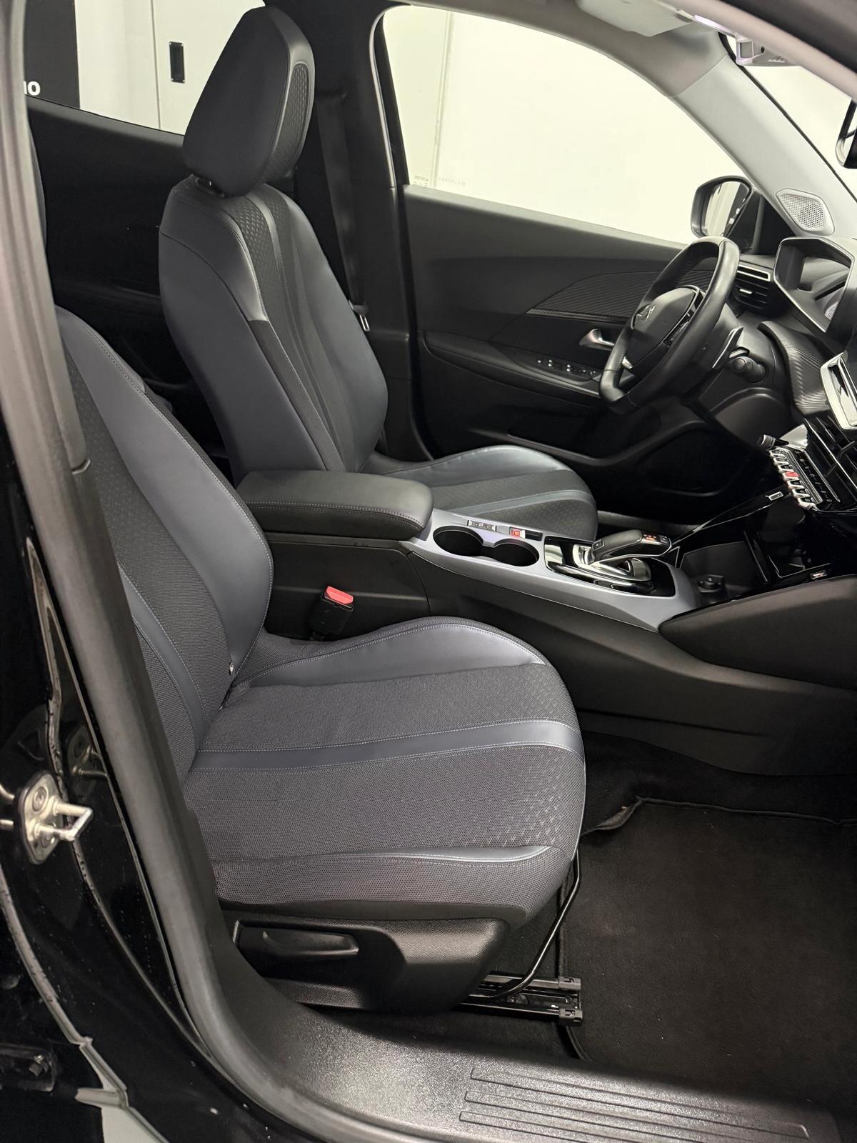 Peugeot 2008 BlueHDi 100 S&S Allure Navi Pack