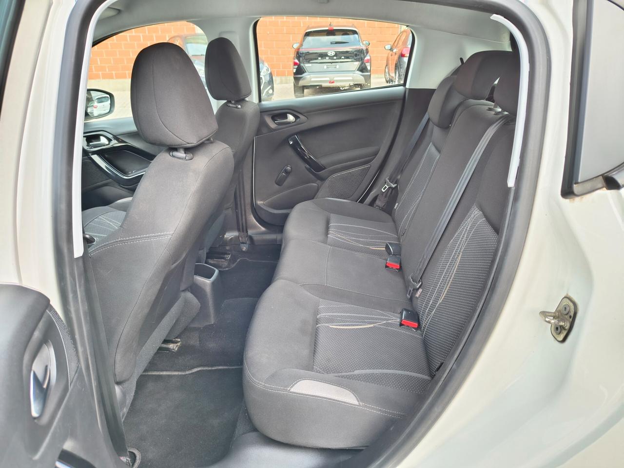 Peugeot 208 PureTech 82 5 porte Allure