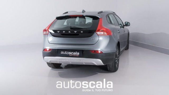 VOLVO V40 Cross Country D2 Momentum