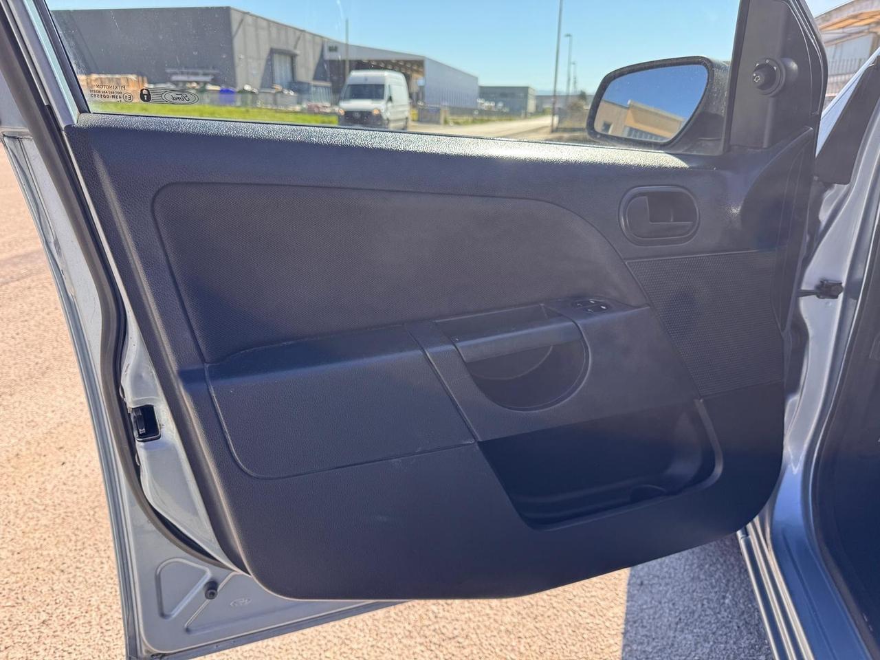 Ford Fiesta 1.2 16V 5p. Ghia km 144000