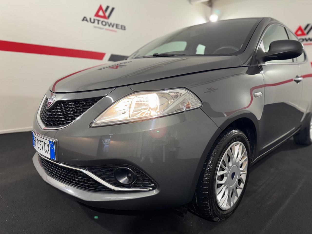 Lancia Ypsilon 1.2 69 CV 5 porte Platinum