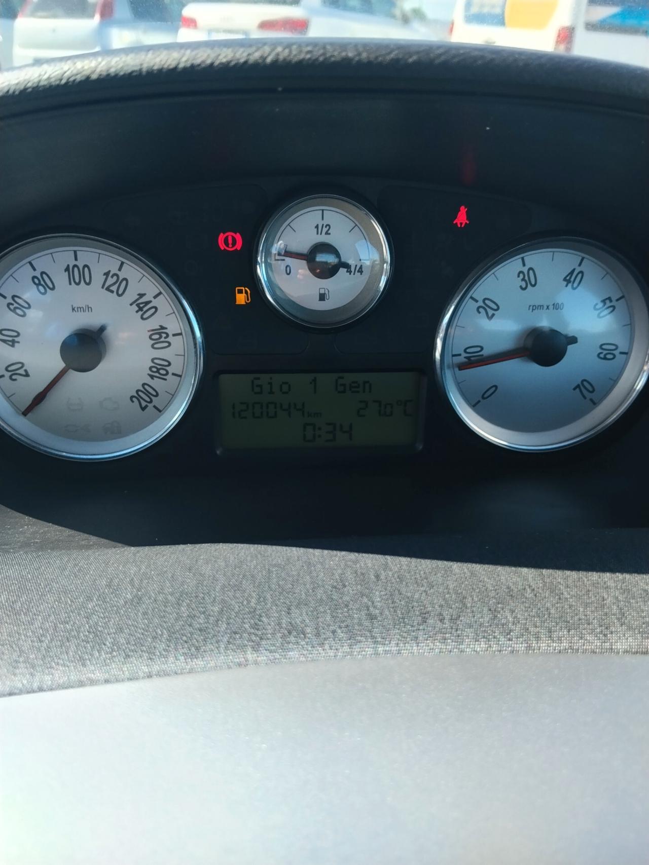 Lancia Ypsilon 1.3 MJT 75 CV Unyca