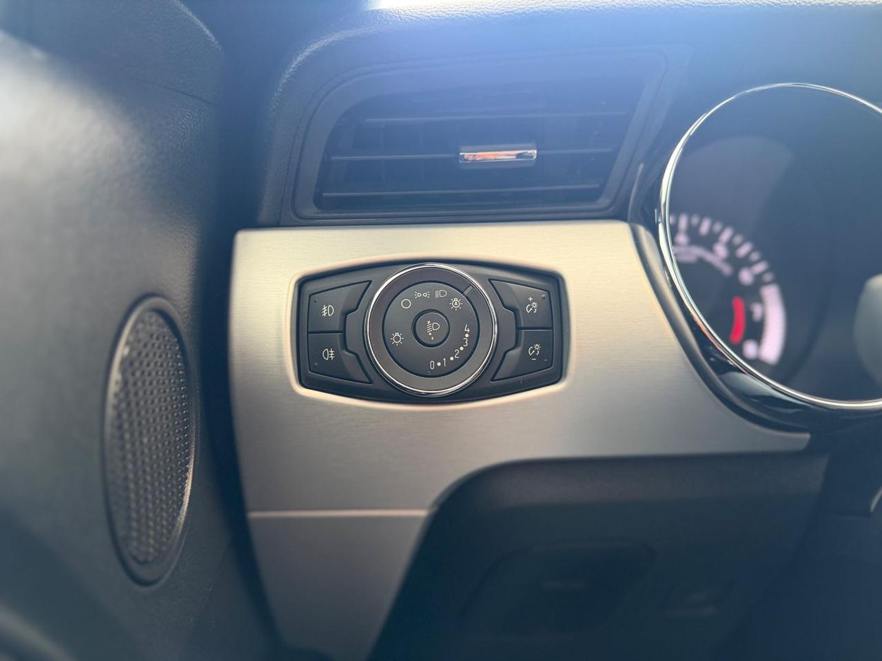 Ford Mustang Premium 2.3 EcoBoost #11589