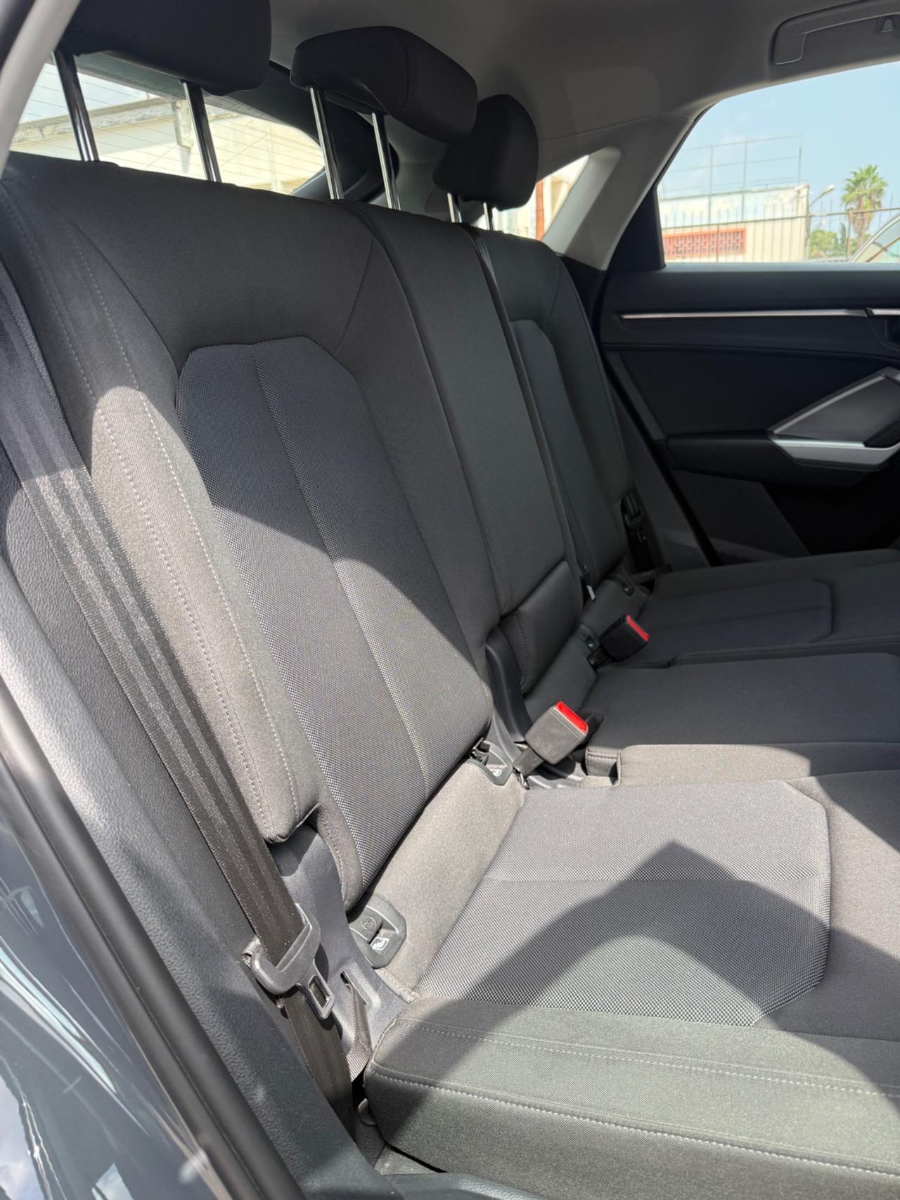 Audi Q3 35 TDI S tronic Business Advanced