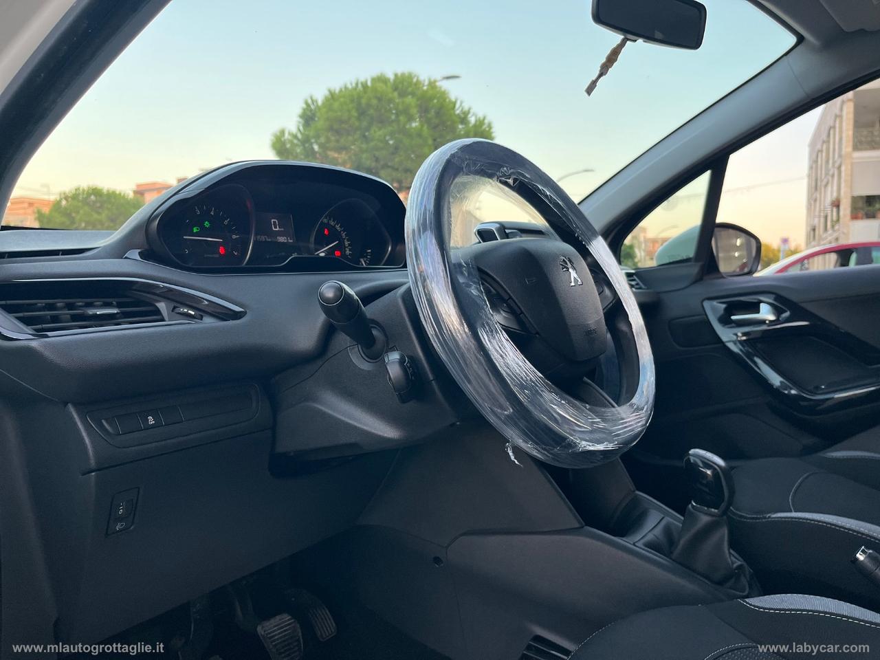 PEUGEOT 208 PureTech 82 5p. Allure