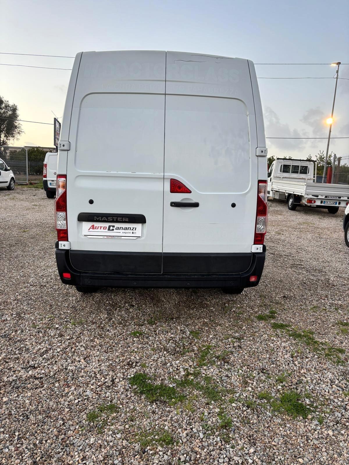 Renault master