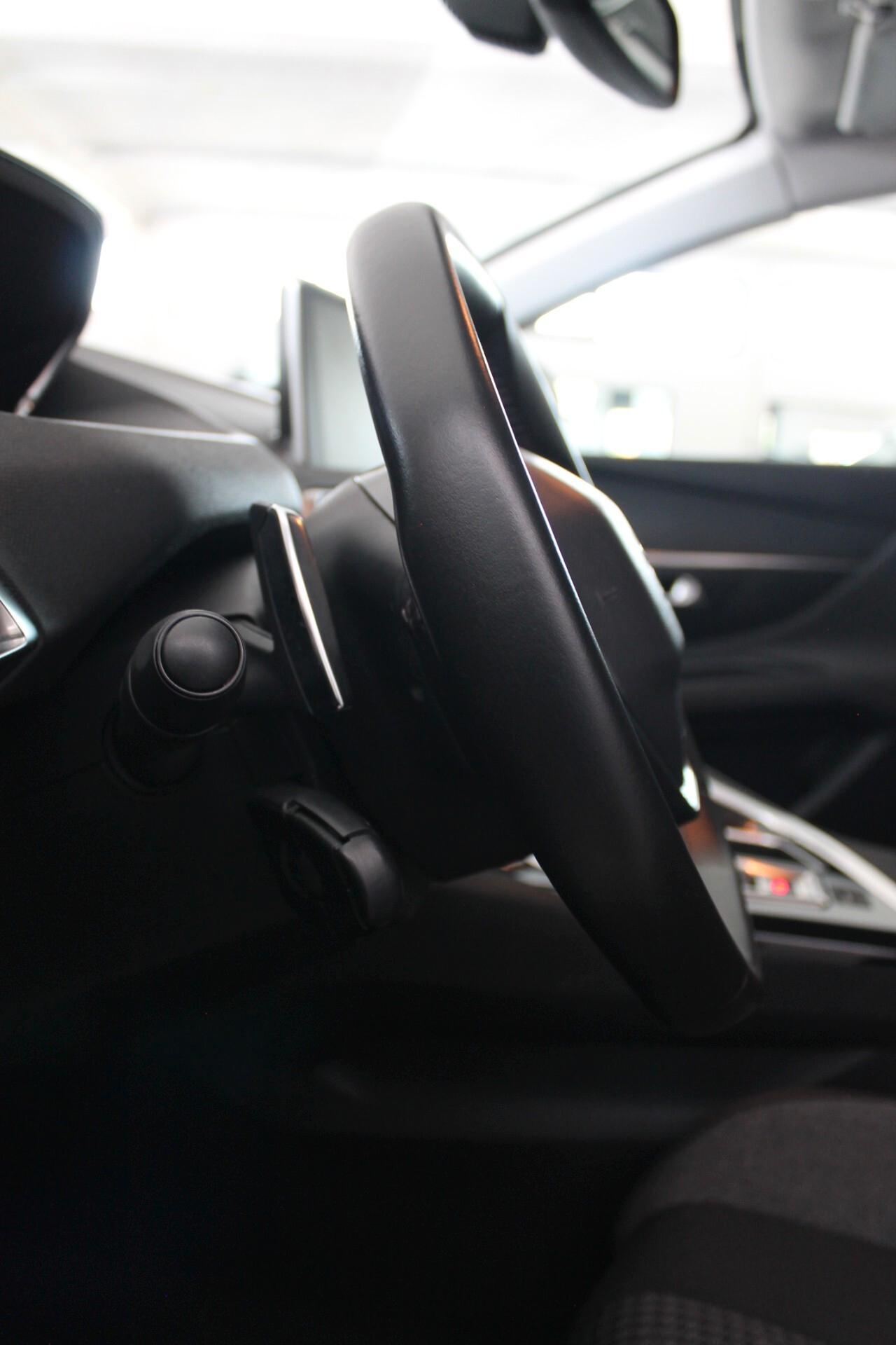 Peugeot 3008 BlueHDi 130 S&S EAT8 Active
