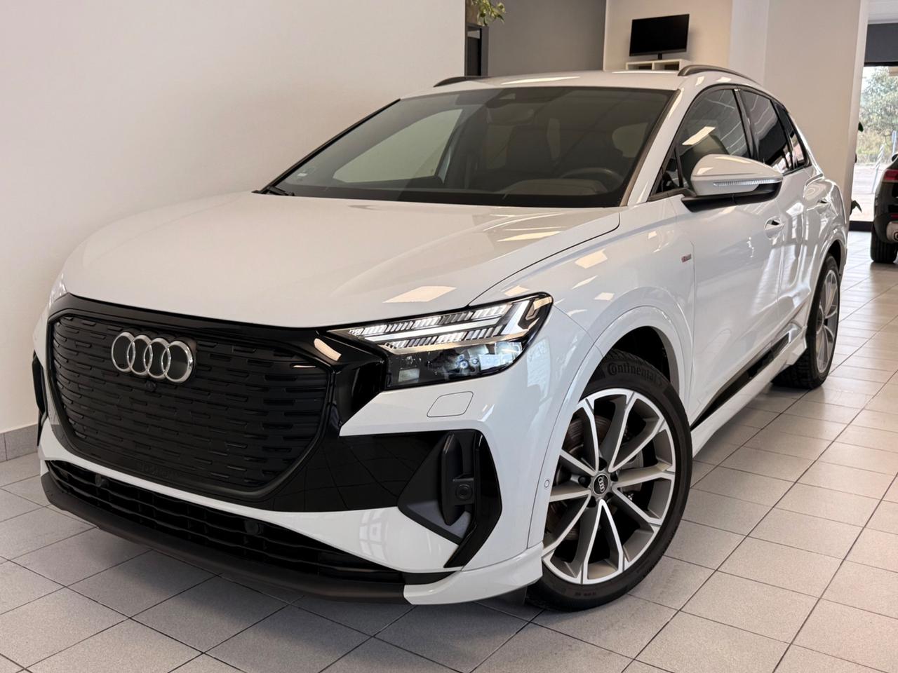 Audi Q4 40 e-tron S line Iva deducibile