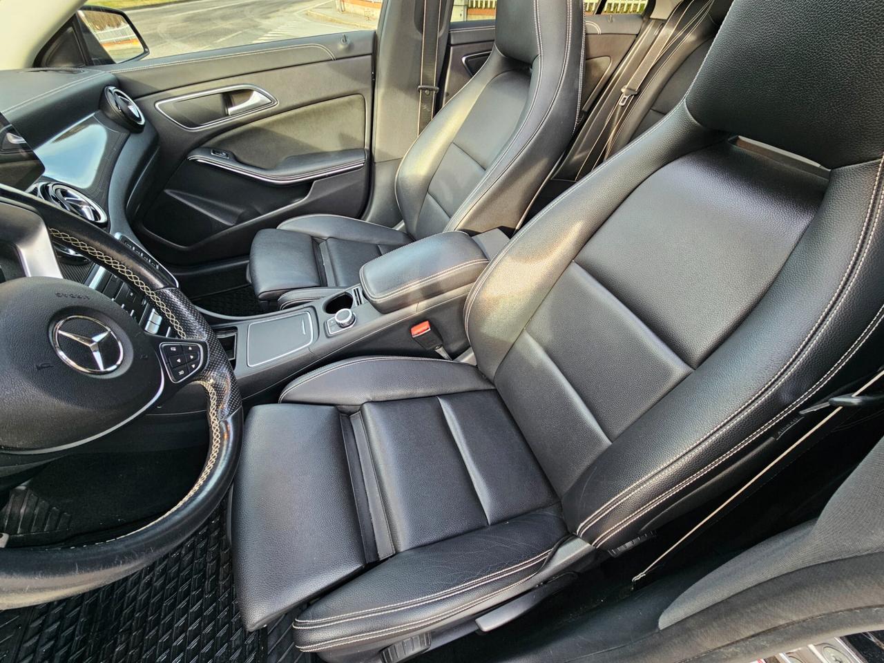 Mercedes-benz CLA 200 d 4Matic PAK AMG EDITION NIGHT