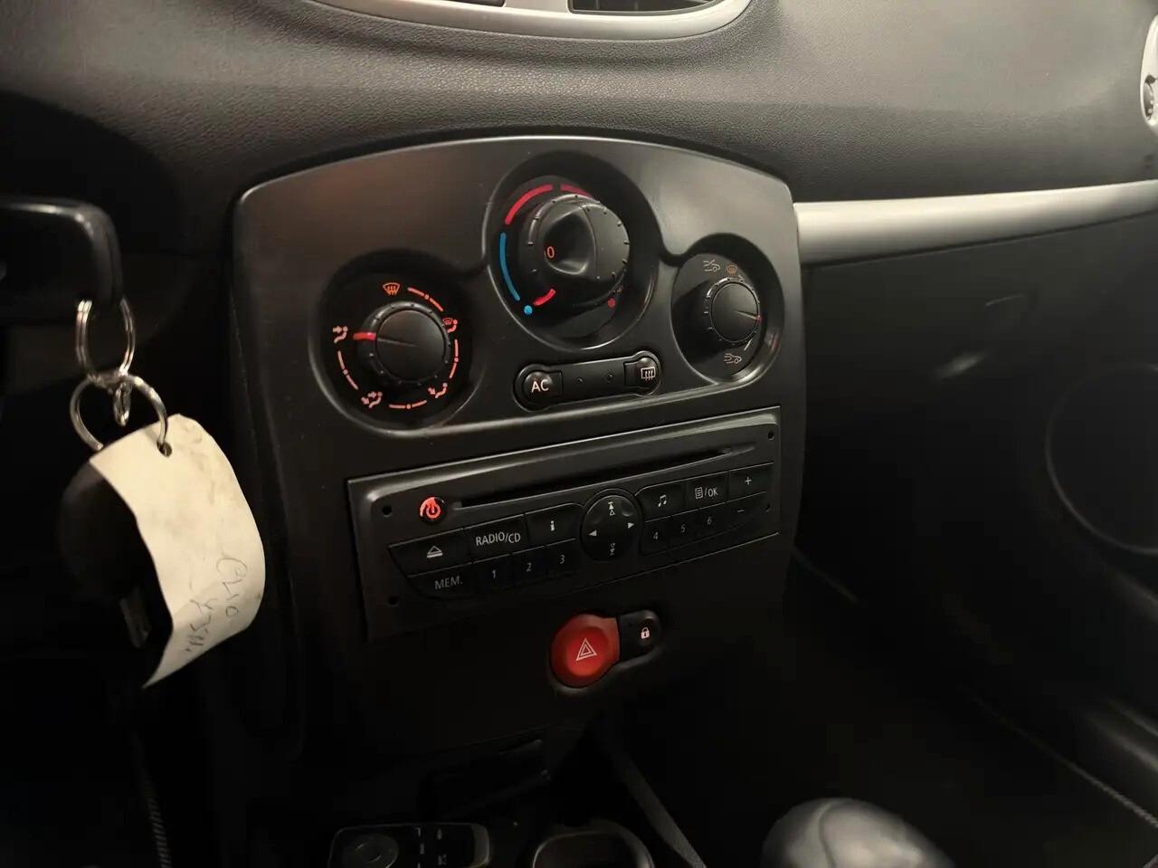Renault Clio 1.2 16V 5 porte Luxe