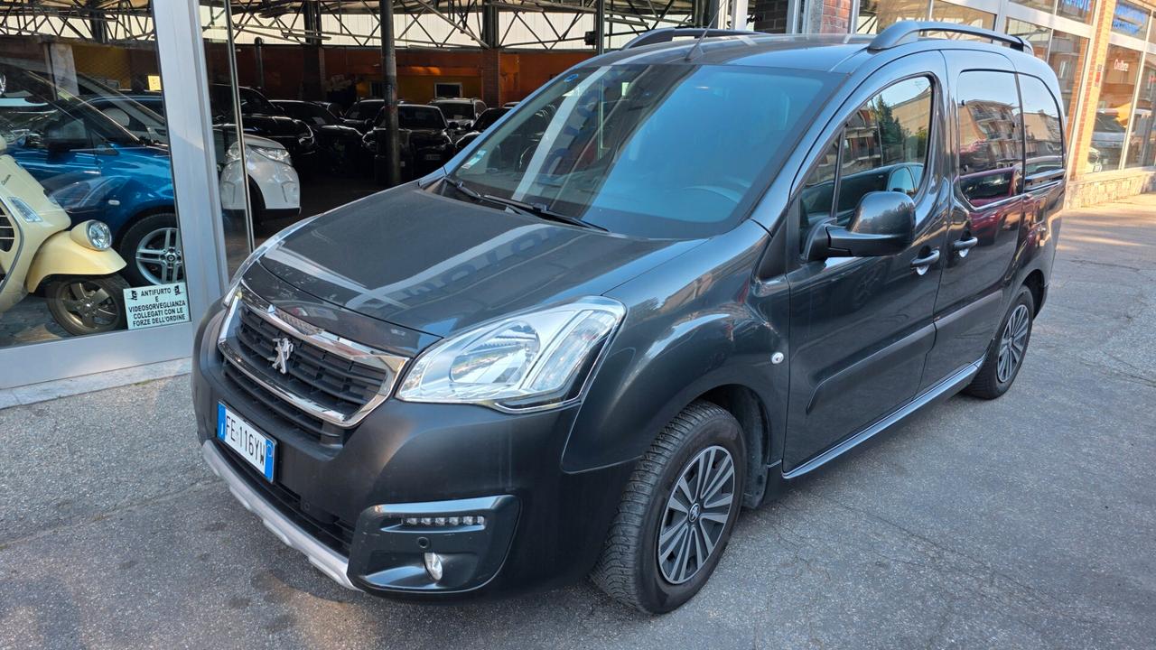 Peugeot Partner Tepee BlueHDi 120 S&S Outdoor