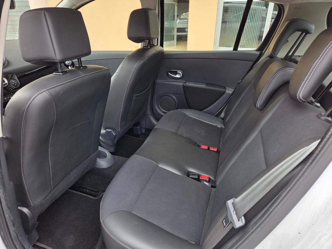 Renault Clio 1.5 dCi UNICO PROPRIETARIO!!!! NEOPATENTATI!!!