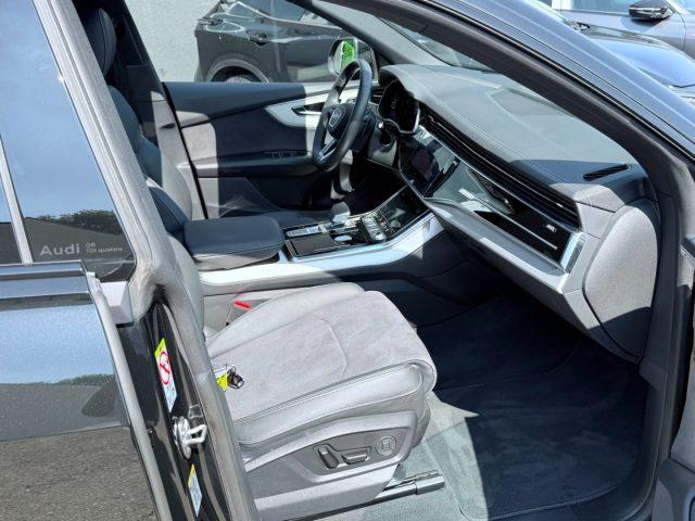 AUDI Q8 50 TDI 286 CV quattro S line edition Black Pack