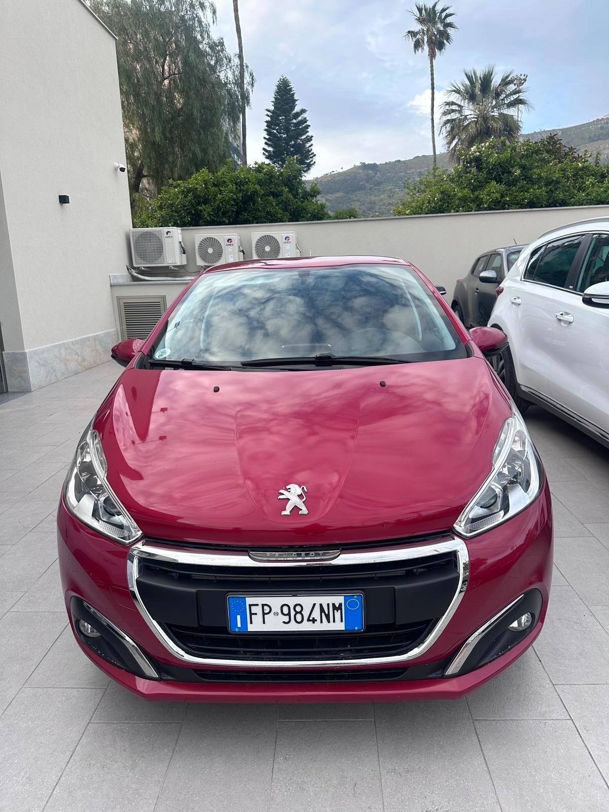 Peugeot 208 PureTech 82 5 porte Allure