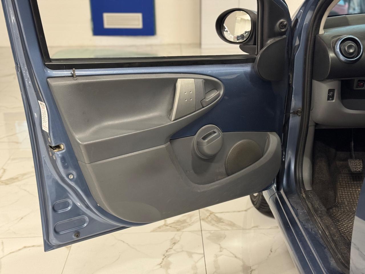 Toyota Aygo 5 porte NEOPATENTATI