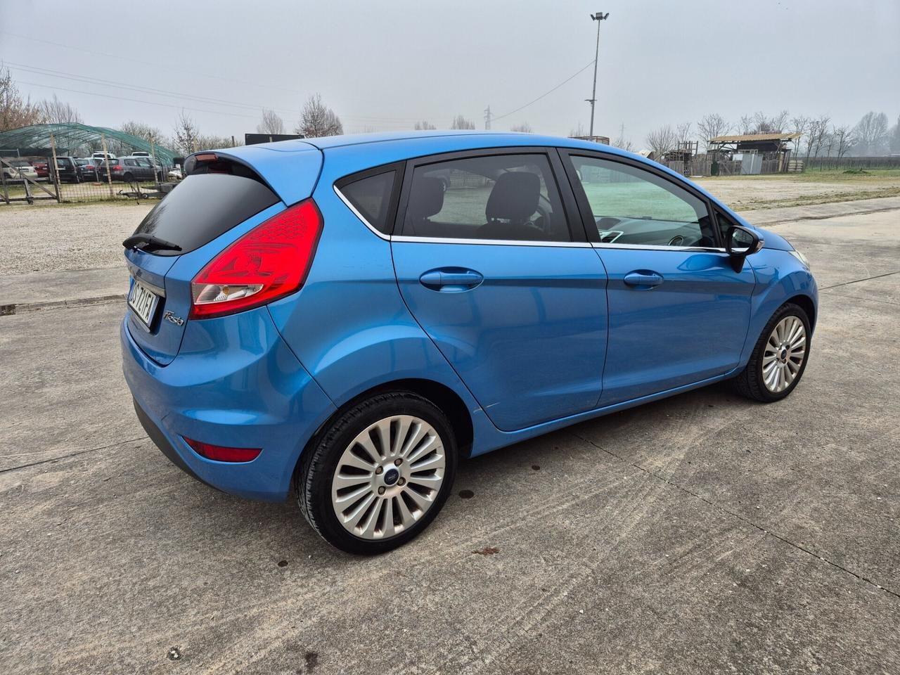 Ford Fiesta 1.6 TDCi 90CV DPF Titanium neopatentati