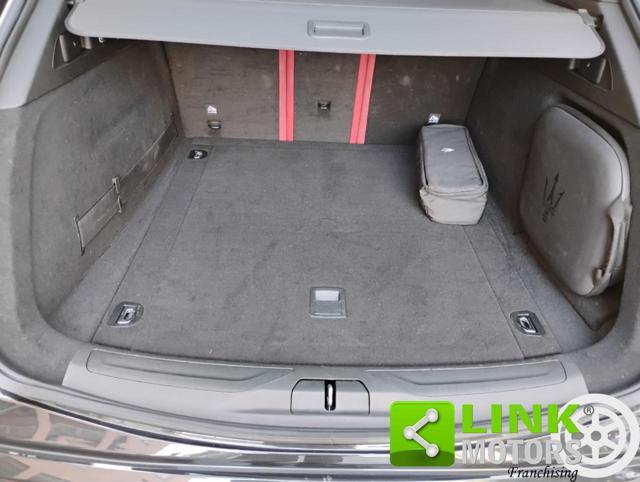 MASERATI Grecale Folgore