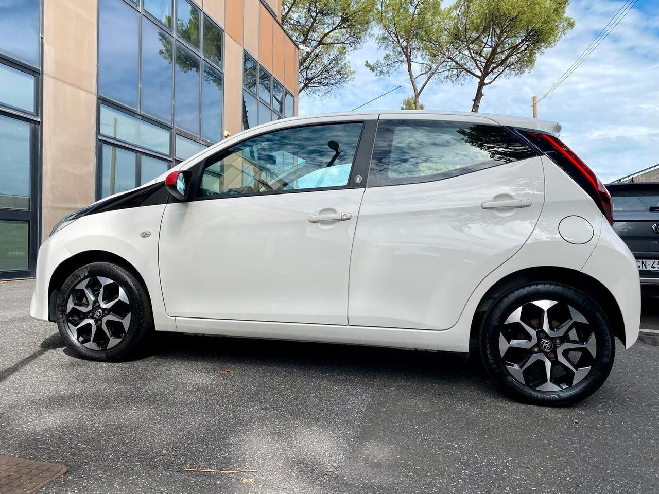 Toyota Aygo 5p 1.0 x-play -CAMERA - TAGLIANDI CASA MADRE-GARANZIA