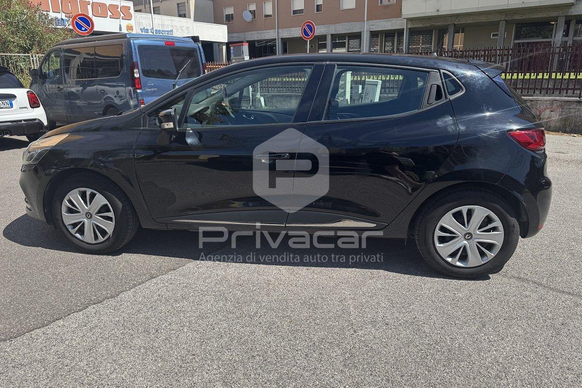 RENAULT Clio TCe 12V 90 CV 5 porte Moschino Intens