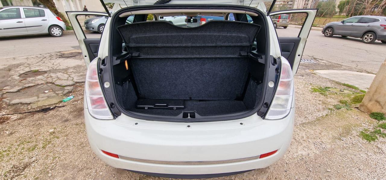 Lancia Ypsilon 1.2 69 CV Elle 2011