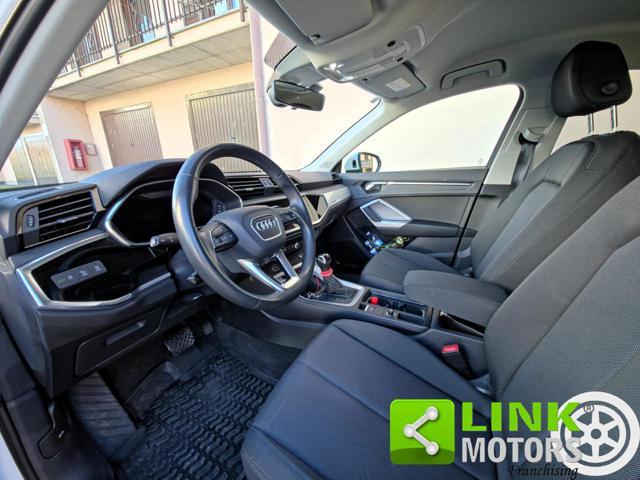 AUDI Q3 35 TDI S tronic Identity Black Business Advantage